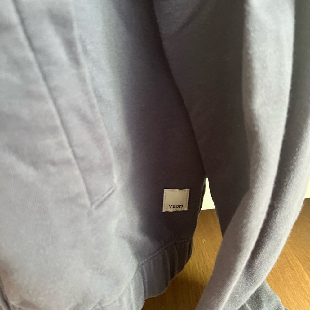 Vuori Gray Sweatshirt